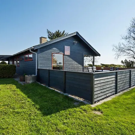 Atena - 200m From The Sea By Interhome Nyaraló